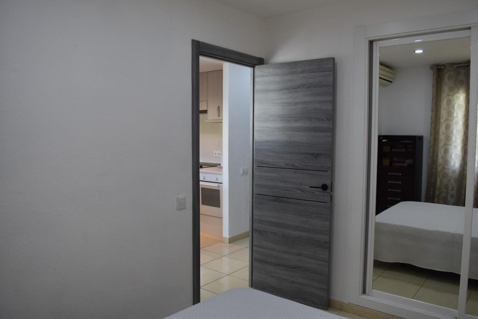 Apartamentos De Los Cisnes ベナルマデナ エクステリア 写真